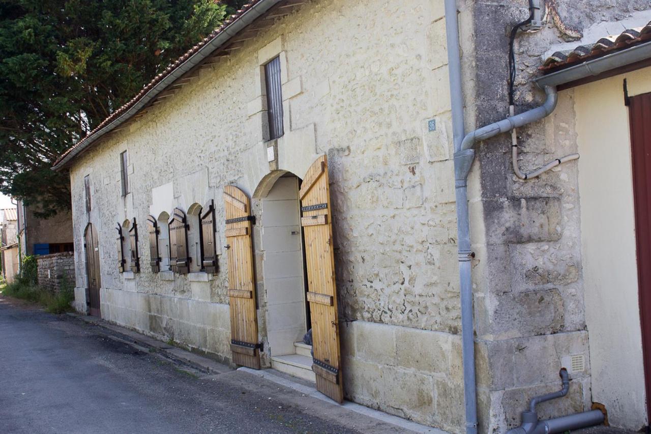 Le Charhido Bed & Breakfast Saint-Fort-sur-Gironde Exterior photo