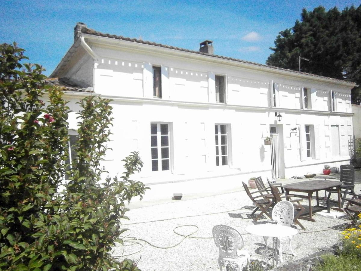 Le Charhido Bed & Breakfast Saint-Fort-sur-Gironde Exterior photo