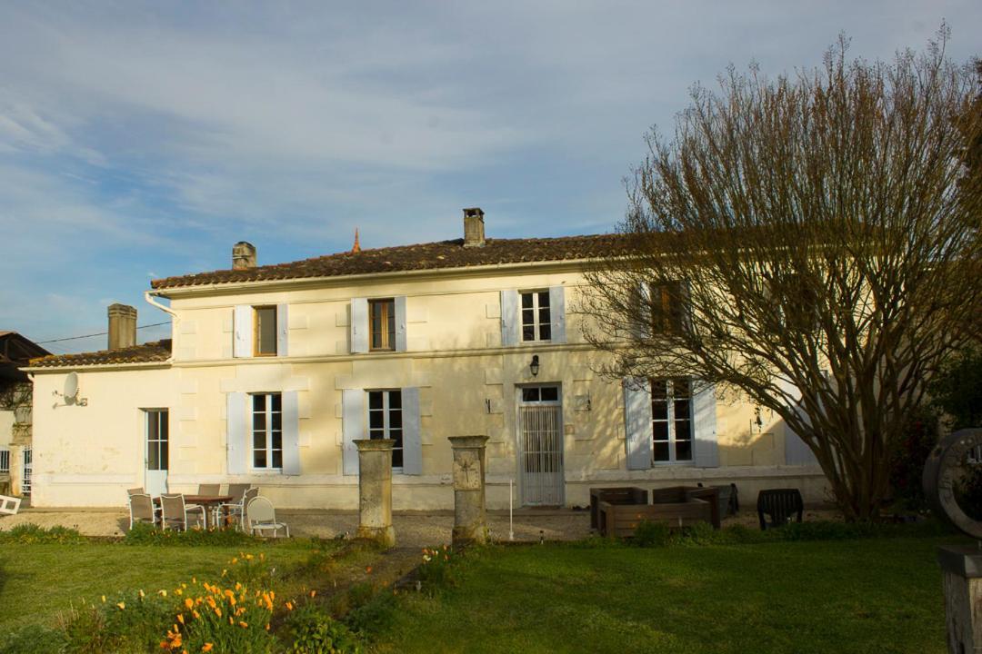 Le Charhido Bed & Breakfast Saint-Fort-sur-Gironde Exterior photo